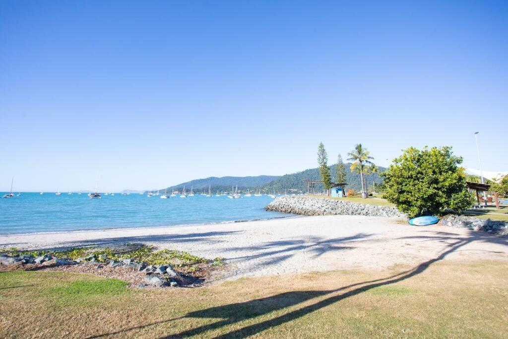 Airlie Sun & Sand Motel Accommodation #4 Airlie Beach Eksteriør billede